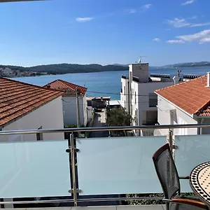 Cavar Apartament Trogir